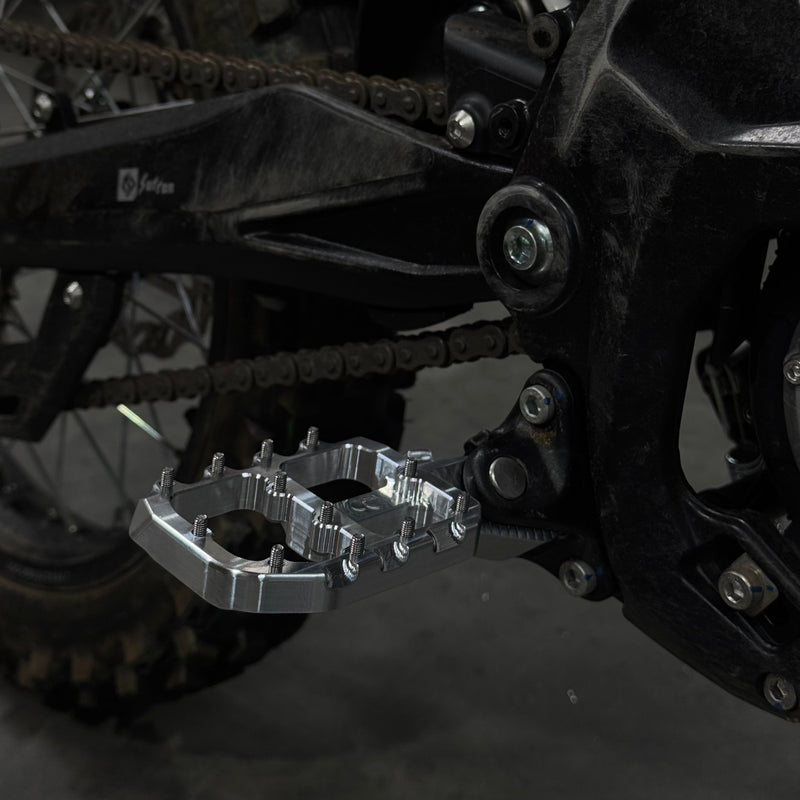 Prickly EMoto Foot Pegs Wide