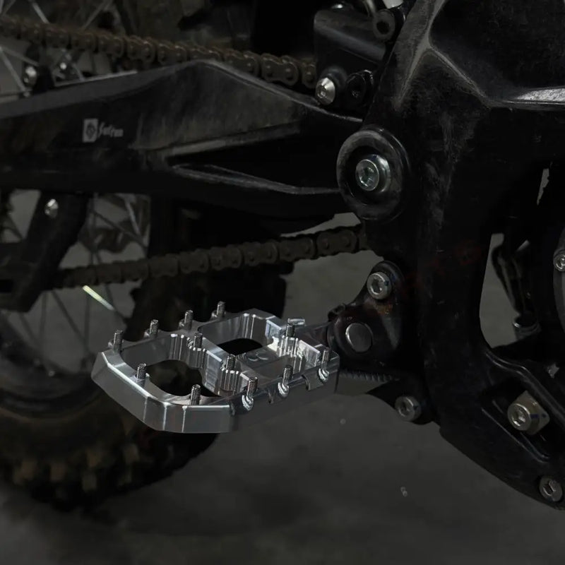 Prickly EMoto Foot Pegs Wide - Vehicles & Parts