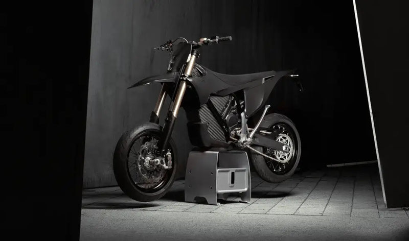 Stark Varg SM SKÖLL Electric Supermoto | Street Legal EMoto | 17” Wheels - SKÖLL Black - eRides