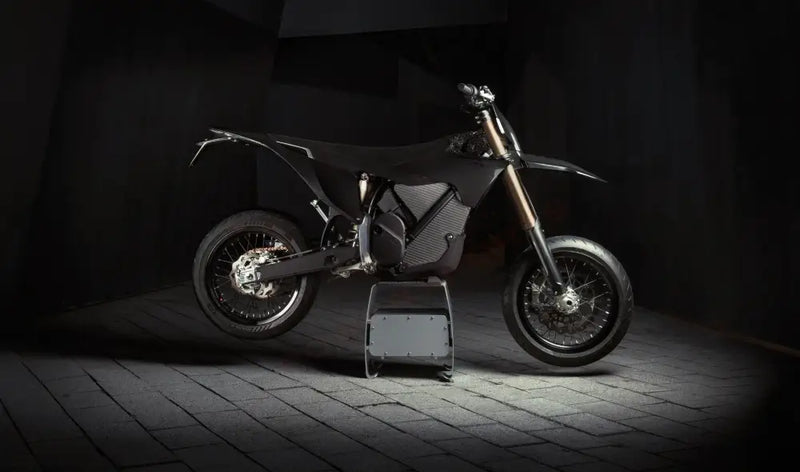Stark Varg SM SKÖLL Electric Supermoto | Street Legal EMoto | 17” Wheels - SKÖLL Black - eRides