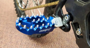 Warp9 Surron LBX Foot Pegs - Blue - Footpegs